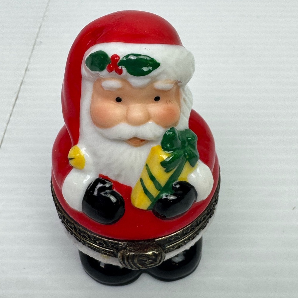 VTG 1997 Figi Santa Claus Hinged Porcelain Trinket Box Christmas 2.5” Message